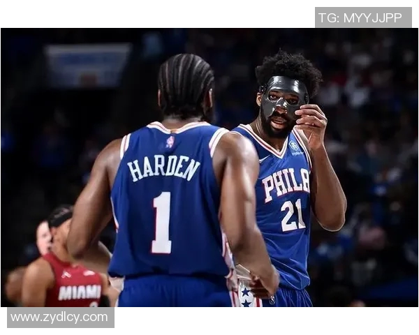 威斯特曼与自由队的激烈对决展现了篮球的魅力与团队精神 威斯特曼与自由队的激烈对决展现了篮球的魅力与团队精神